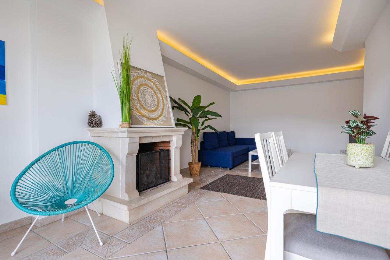 Sunny 2 Bdr Apartment By Lovelystay Charneca  Exteriör bild